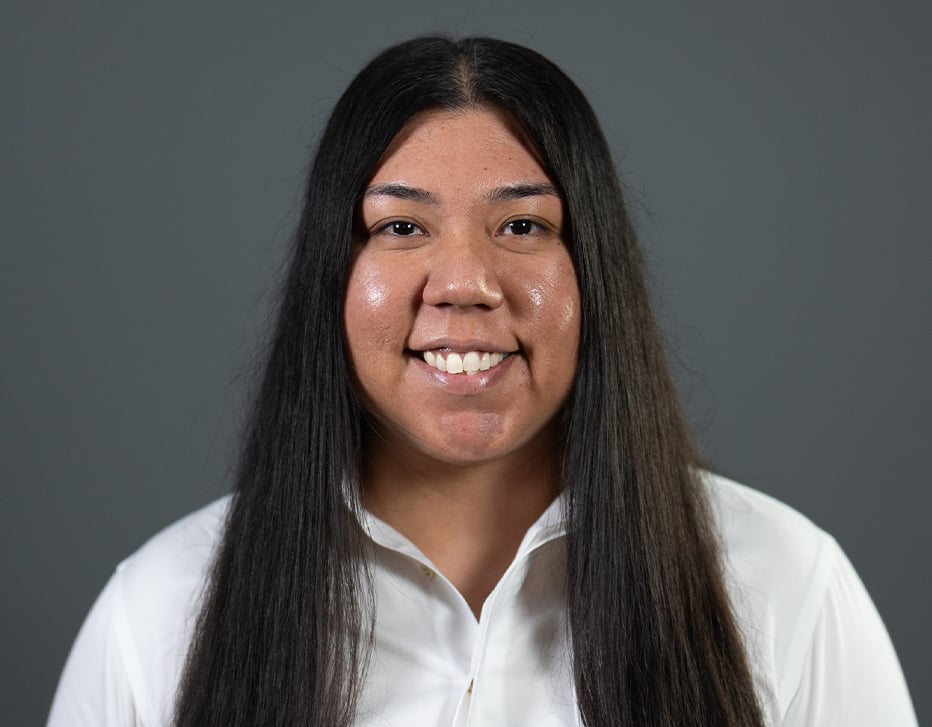 051926-GradSpotlight-Leah-932x727.jpg
