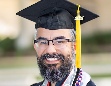 Headshot: Gilberto Miramontes