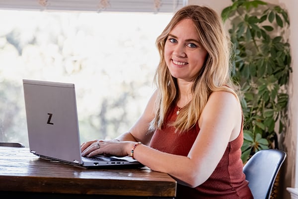 April an online student at the Alamo Colleges