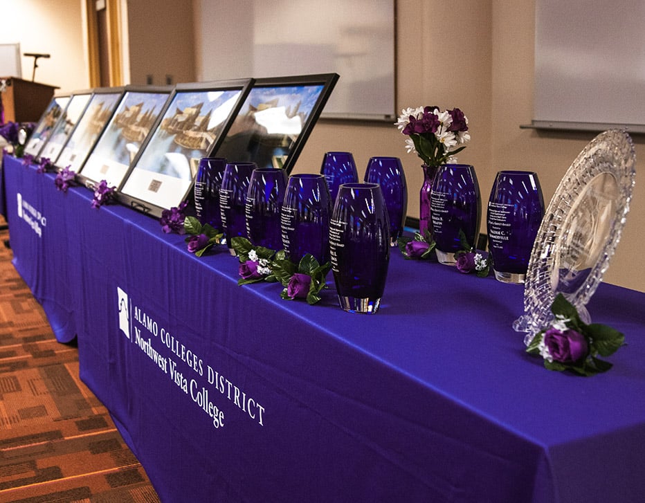 Tablecloths with College Logo