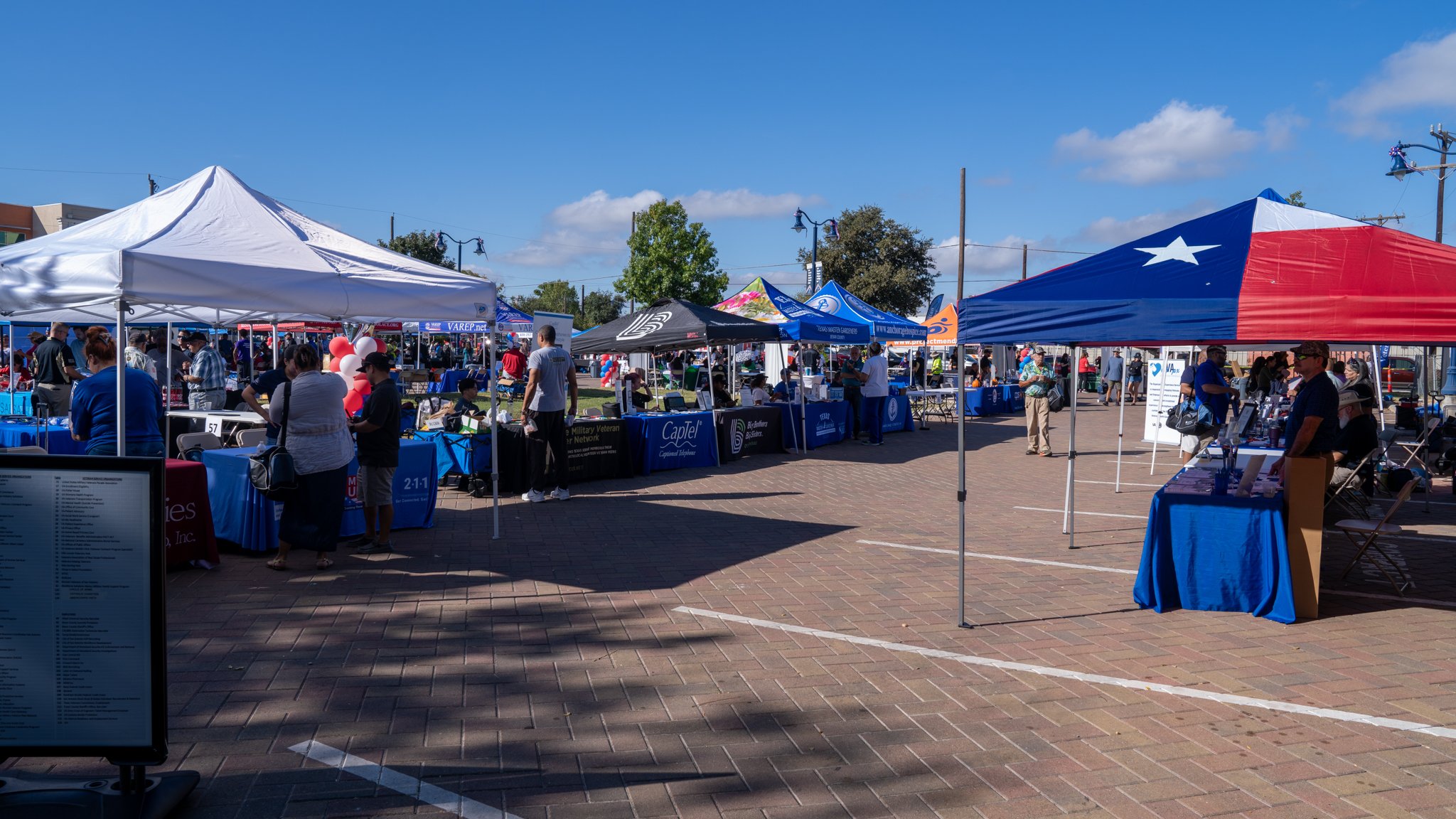 102624 Veterans Fair LL-16.jpg