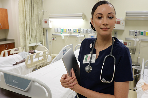 Jasmine a nursing student at Alamo Colleges in the lab