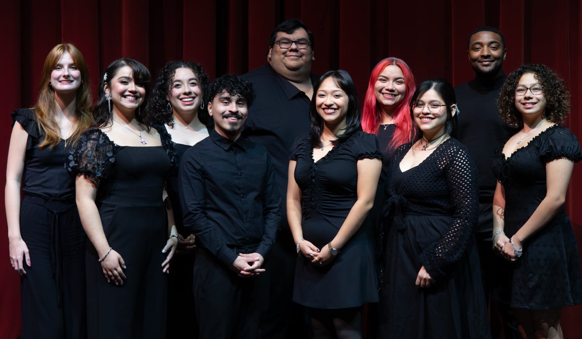 350x600 Chamber singer web S26.jpg